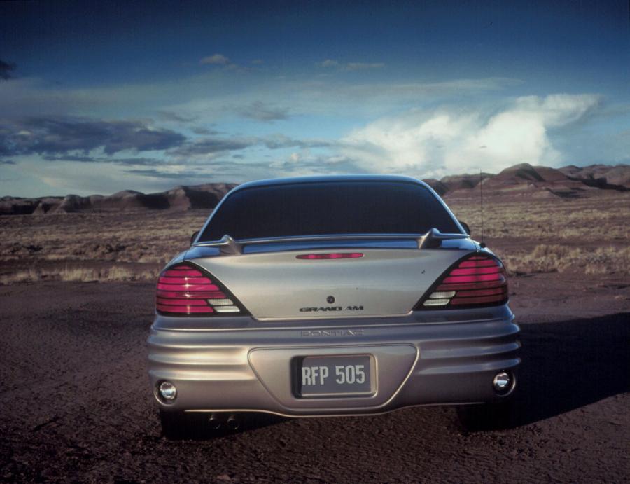  Pontiac Grand Am 1999 года  (фото 11 из 21)